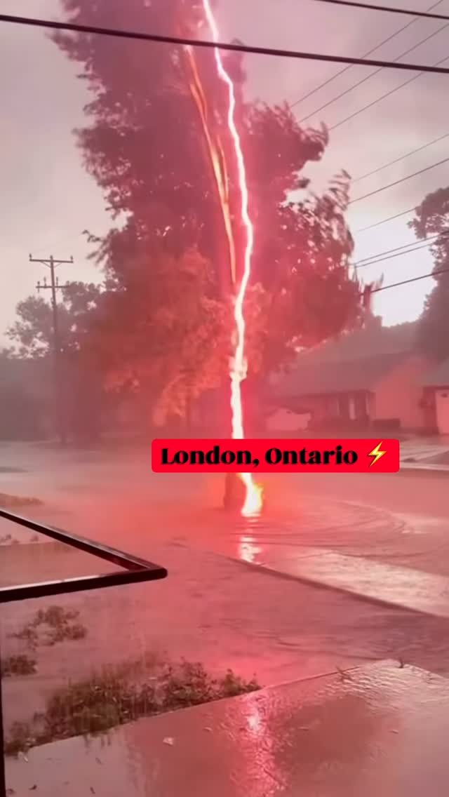 harshvirkkotiya 게시물 이미지: Never seen before in London Ontario this storm...