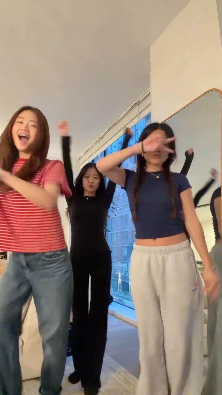 hasistersofficial 게시물 이미지: Rate our dancing 💃🕺