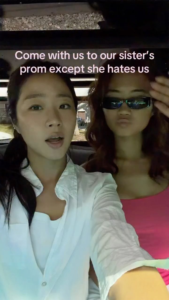hasistersofficial 게시물 이미지: our last prom 💔
