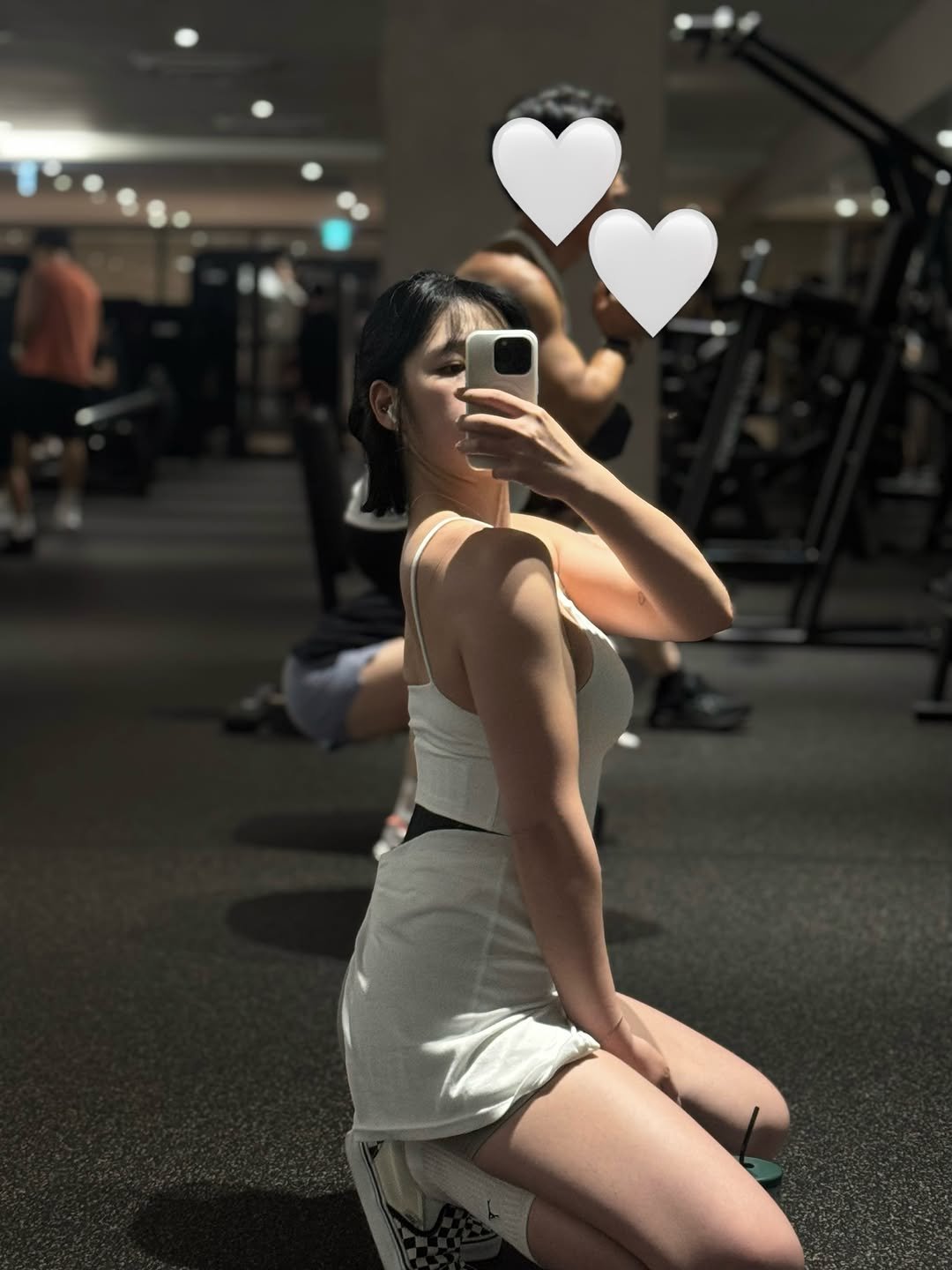 hayeoi7771 게시물 이미지: 누가 저 아저씨 좀 지워줘… 오랜만에 운동 사진 찍을려니까 감도 안옴…...
