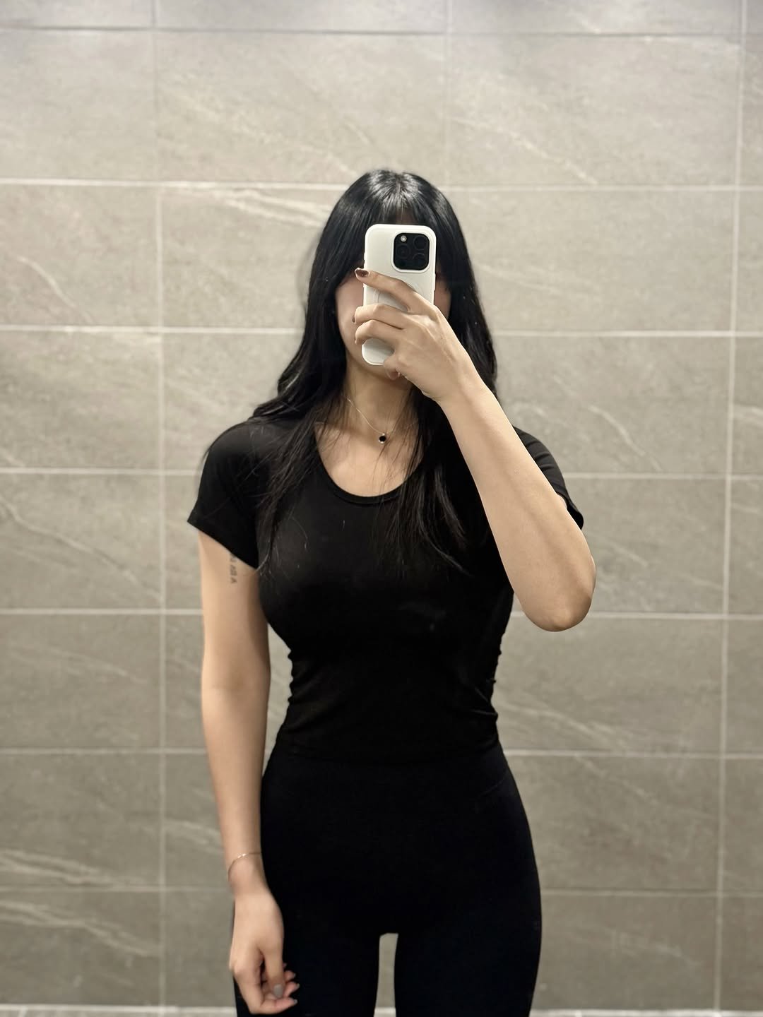 hayeoi7771 게시물 이미지: 아휴 ❔👊🏻 #ㅇㅇㅇ 물리치료 하고 온 것 같은 피티 왕뇨 ㅋ ㅠ