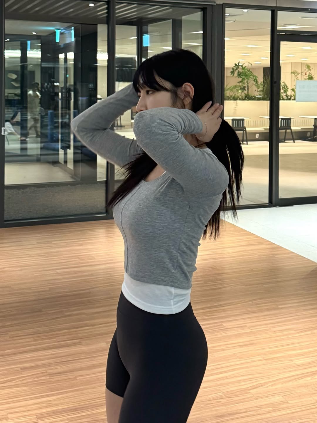 hayeoi7771 게시물 이미지: 1. 남들이 보는 나
2,3. 오빠가 보는 나

#ㅇㅇㅇ#힘들다#뮤토웨어#운동하는여자#깡남여자