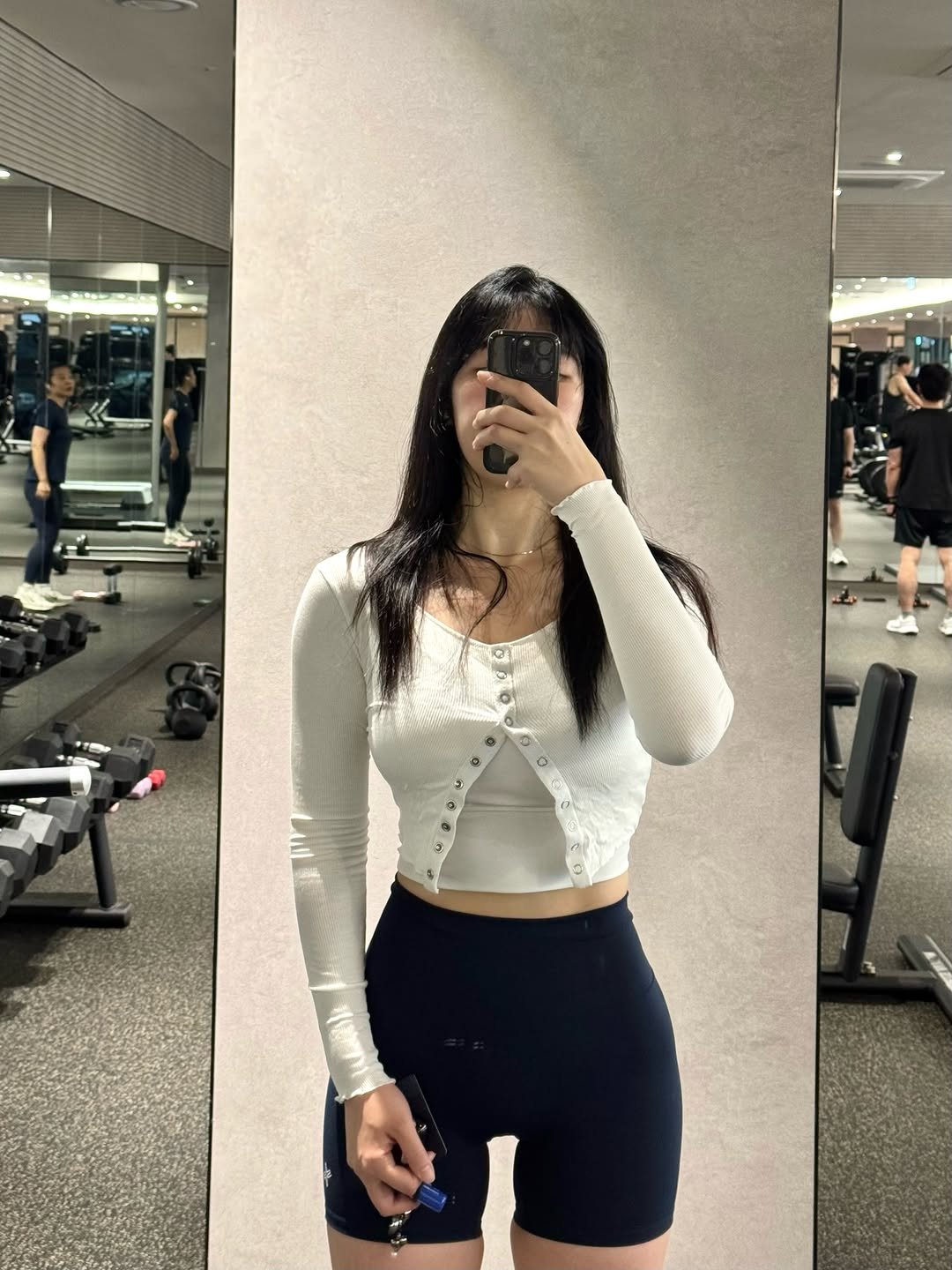 hayeoi7771 게시물 이미지: 오늘은 아침에 시간이 나서 아침에 유산소 가뵵게 ..
살 좀 빠진 것 같은데...