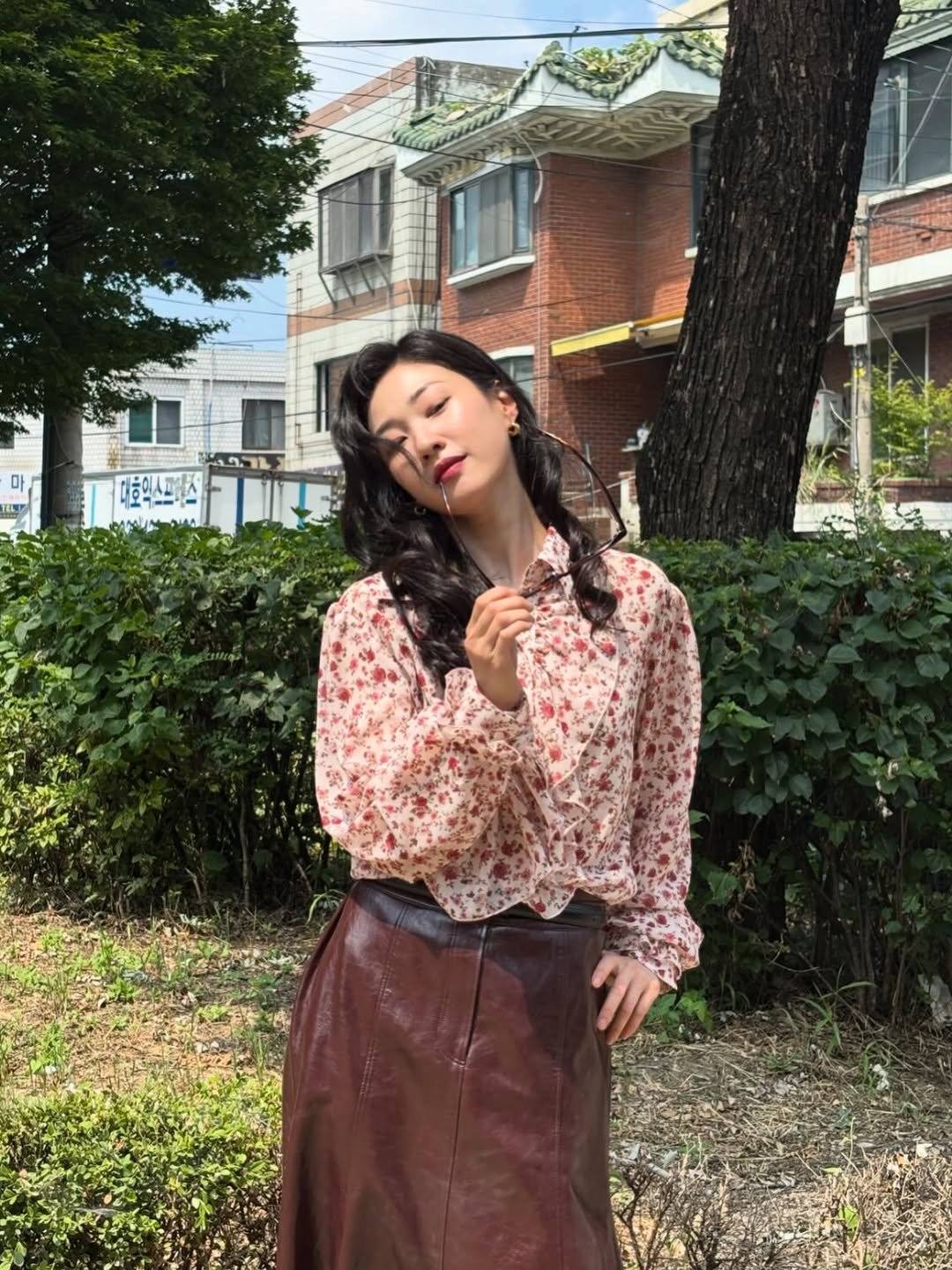 Photo by 하윤경 on February 07, 2026. May be an image of skirt and text.