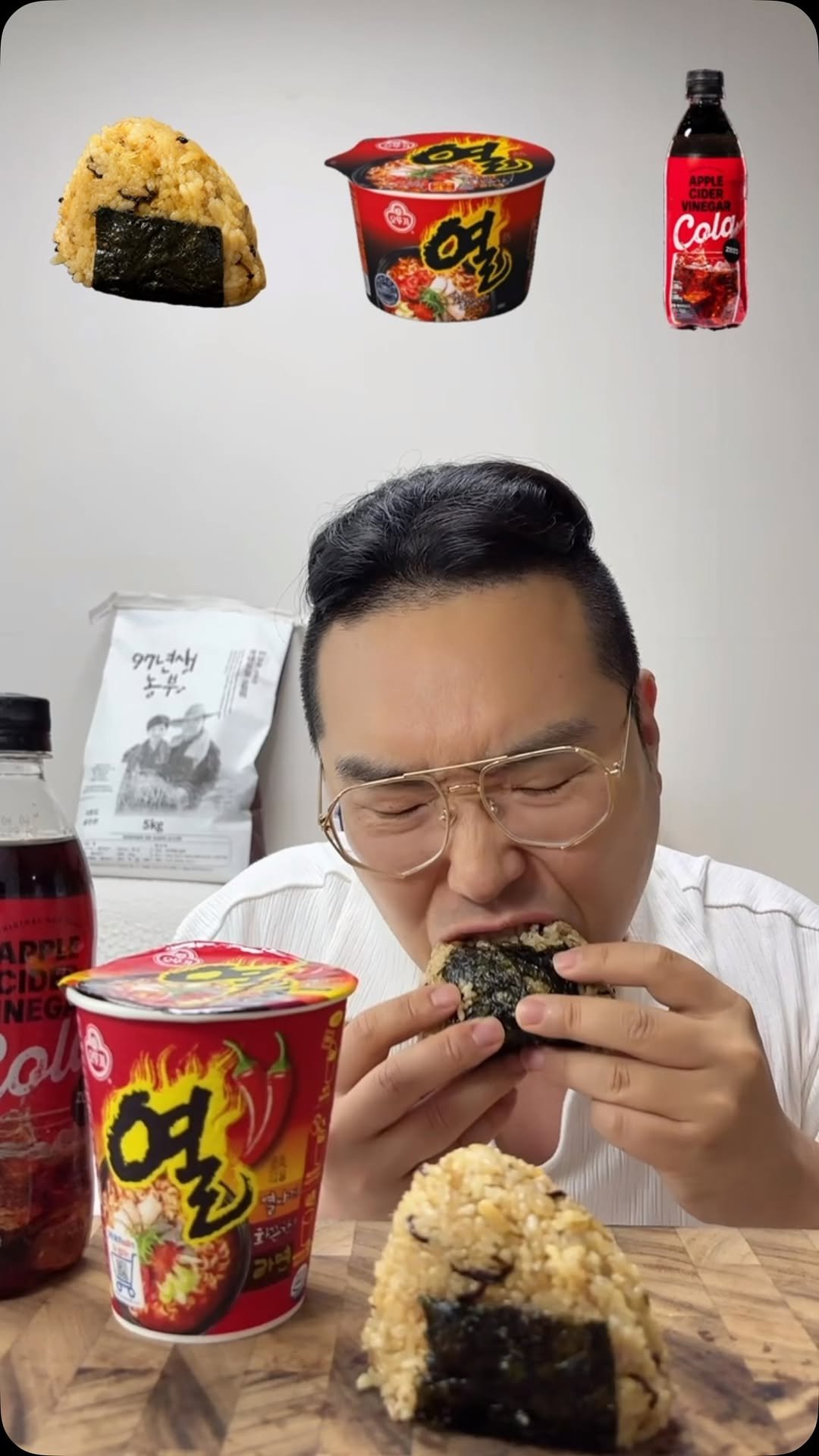 hazzang2753 게시물 이미지: #협찬 요즘 굉장히 핫한 식재료인
시오콘부를 사용해서 맛깔나는 참치마요
오니기리를...
