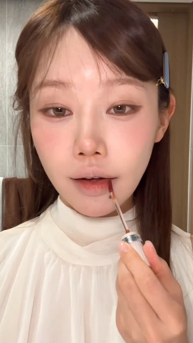 he1.da 게시물 이미지: 10분컷 고양이상 메컵 ㅋㅋ근데 이제 청순함을 겻들인 

아 이사 하고나서 피부염이...