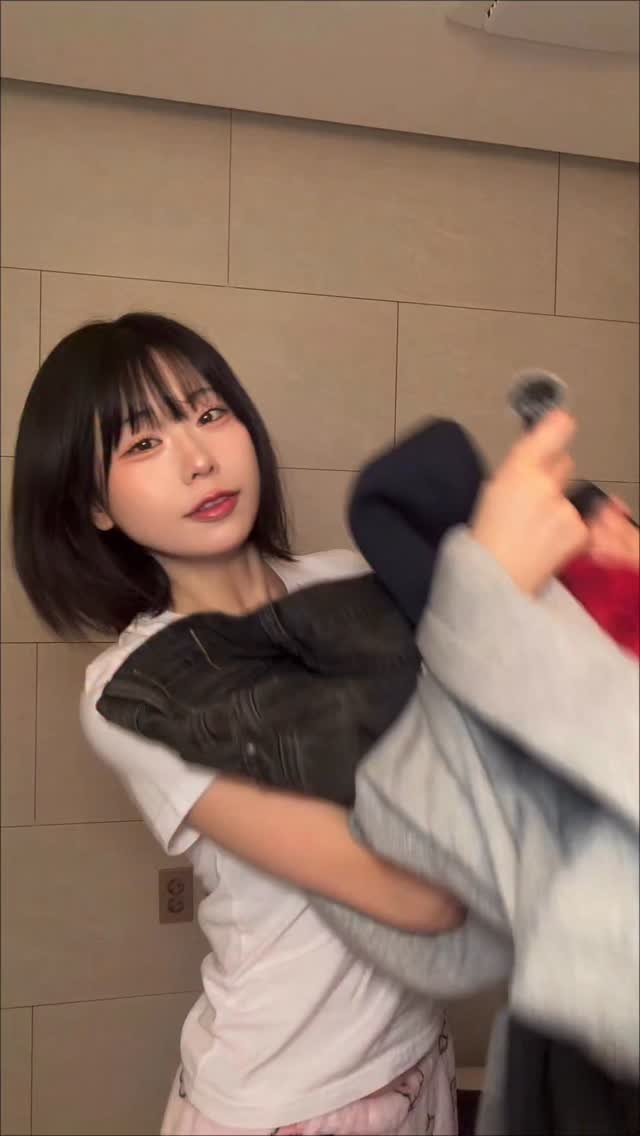 hea_dli 게시물 이미지: #takeasy_official @takeasy_official 

레전드 후드집업...