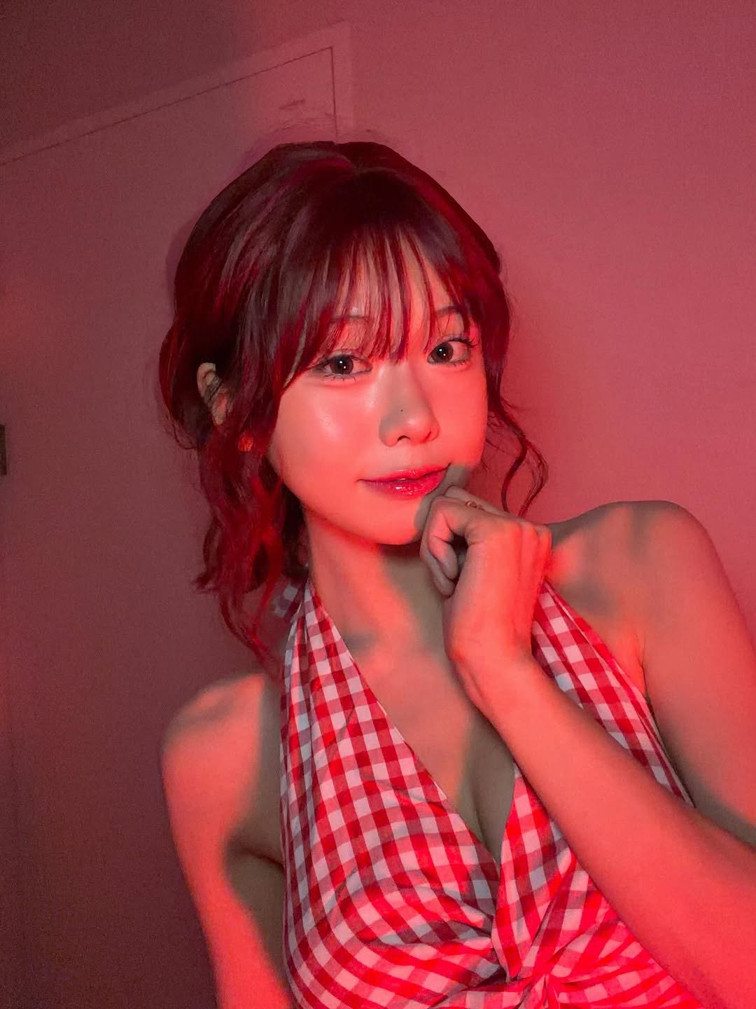 Photo by 고로켓 on January 07, 2026. May be an image of one or more people, hair, makeup, bra and text.