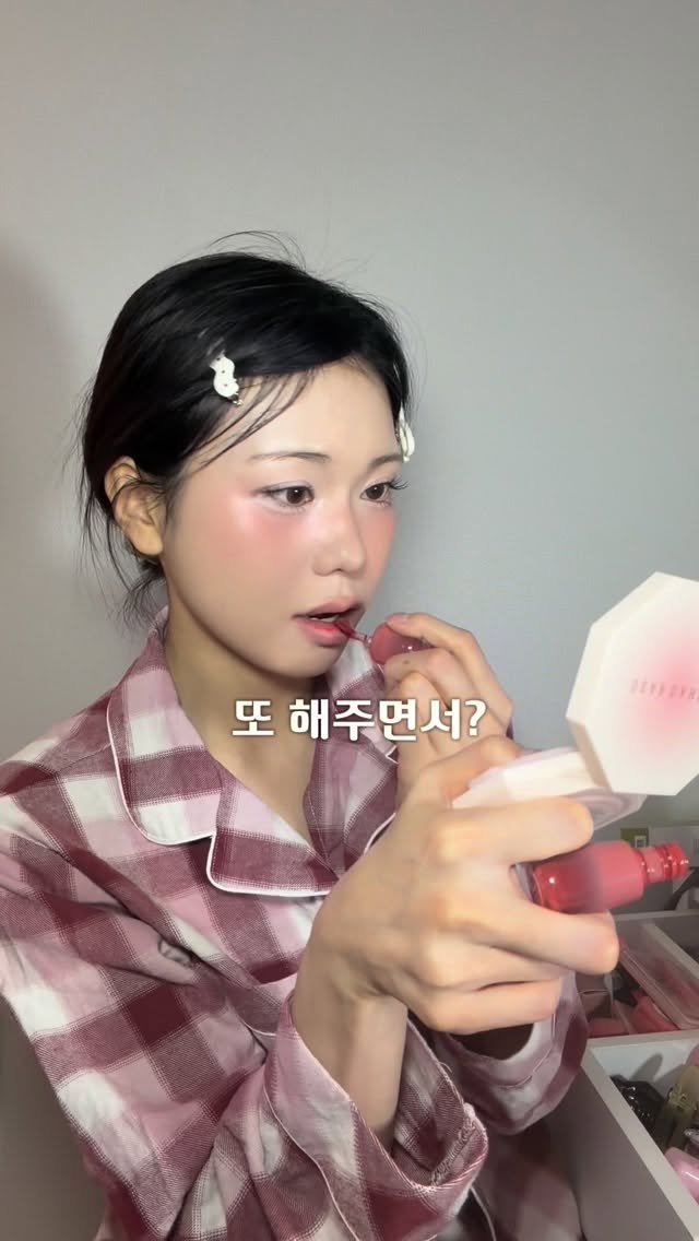 hea_dli 게시물 이미지: 주근깨 메이크업 비하인드😳