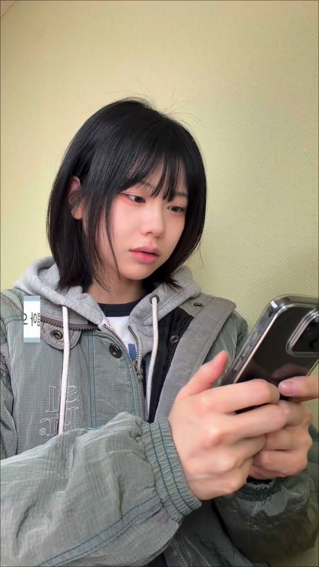 hea_dli 게시물 이미지: 이거 바르자마자 느낌 온다
MLBB 톤이라 과하지도 않고
카페 조명에서도 자연스럽게...