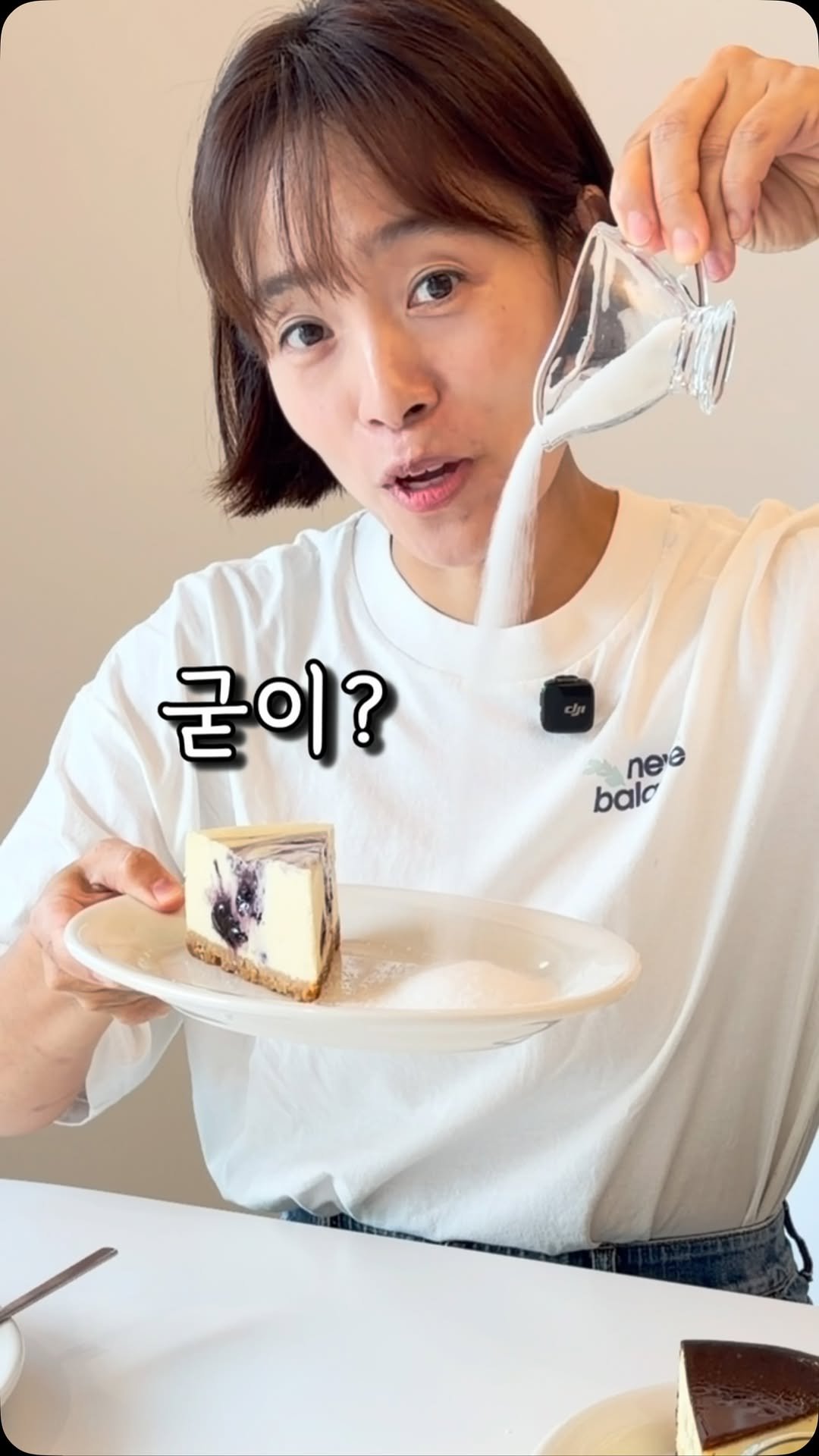 healthy_siwon 게시물 이미지: 다른 건 몰라도 디저트 포기 못하는 
빵순이 동지 여러분

우리가 카페에서 무심코...