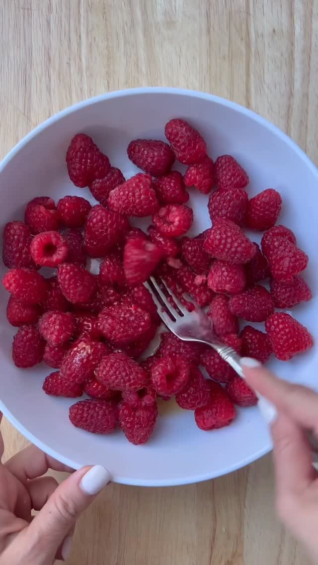 healthyfitnessmeals 게시물 이미지: Greek Yogurt Chia pudding is one of my go to...