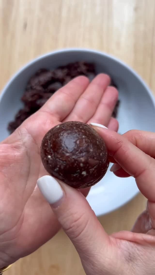 healthyfitnessmeals 게시물 이미지: Energy bites are my favorite and if you love...