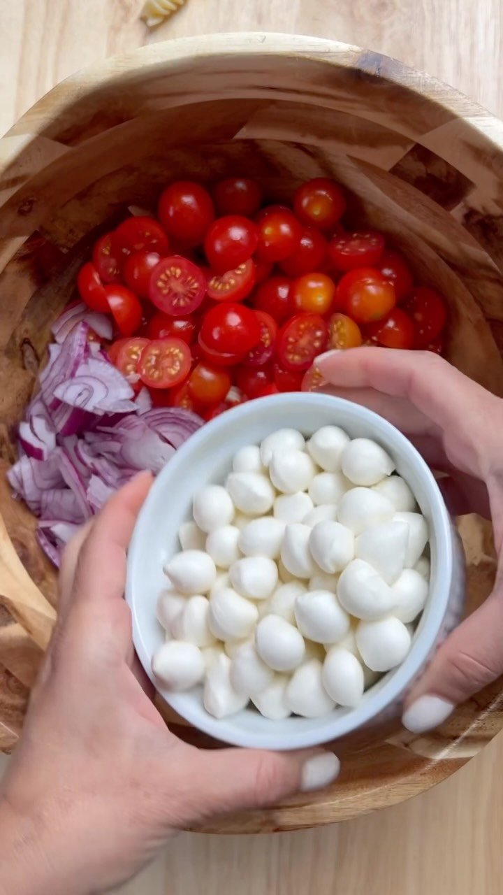 healthyfitnessmeals 게시물 이미지: One of my favorite pasta salads to make is...