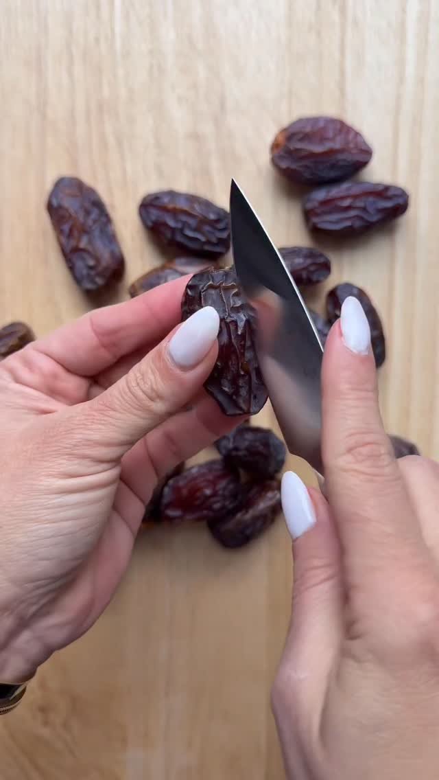 healthyfitnessmeals 게시물 이미지: My date and walnut cake is so good we make it...