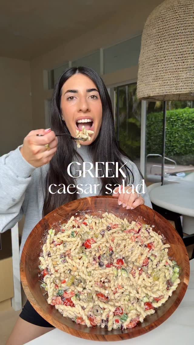 healthygirlkitchen 게시물 이미지: Save this idea for GREEK CAESAR SALAD 🥗✨follow...