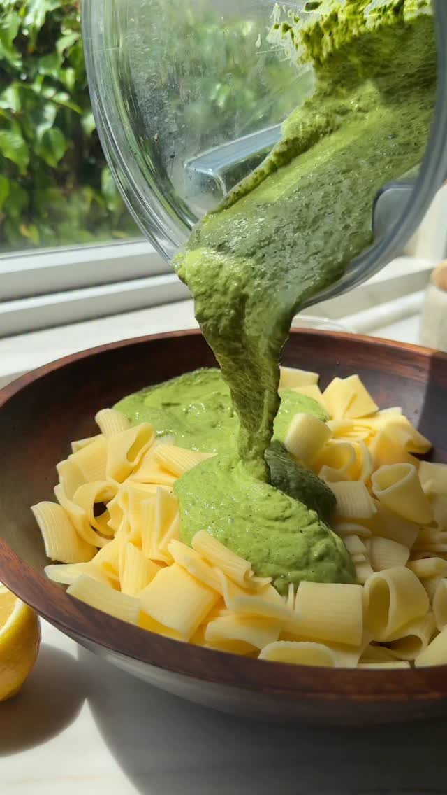 healthygirlkitchen 게시물 이미지: Save this AVOCADO DREAM PASTA 🥑🌱comment...