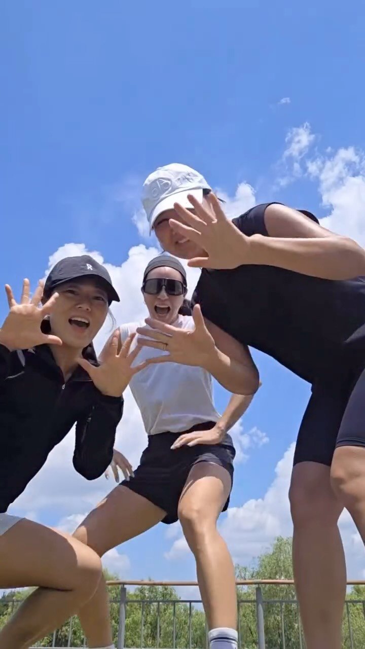 healthyhan_na 게시물 이미지: Running🏃‍♀️💨
숨만 쉬어도 기분 좋은 날씨
얼마나 신이 난건지 감도...