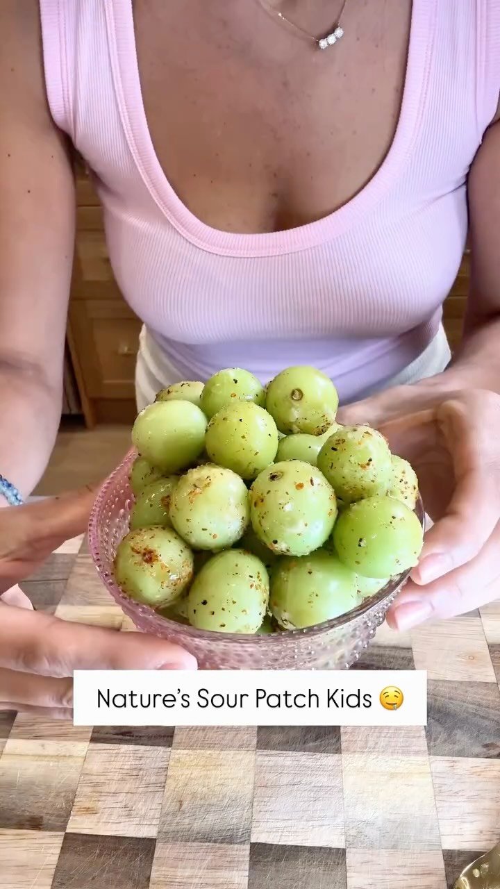 healthyu_dietitian 게시물 이미지: @healthyu_dietitian 🍇 Your summer snack just...