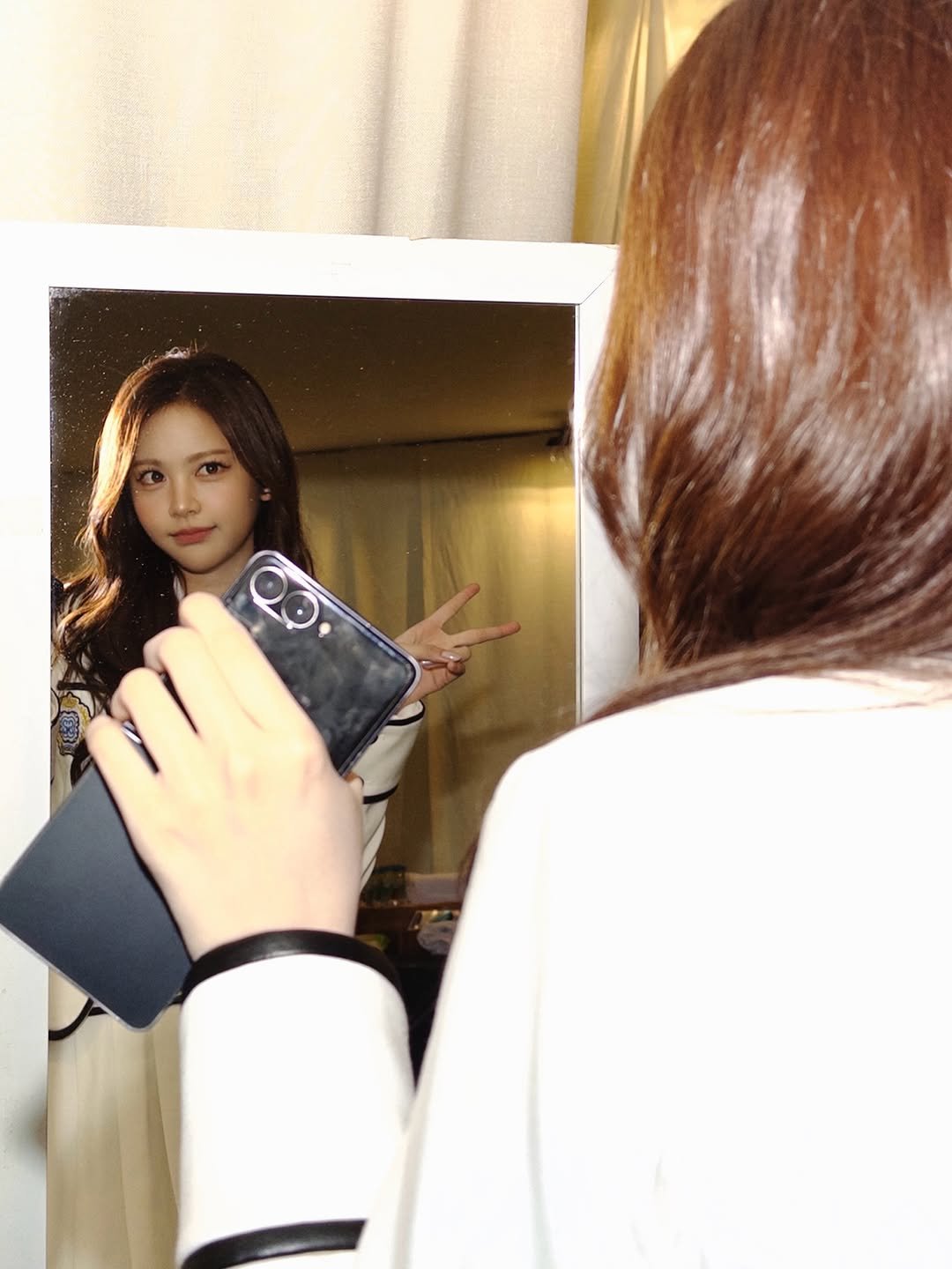 Photo by Hearts2Hearts H2H on March 28, 2026. May be an image of one or more people, hair, phone, blazer, clutch, top and text.