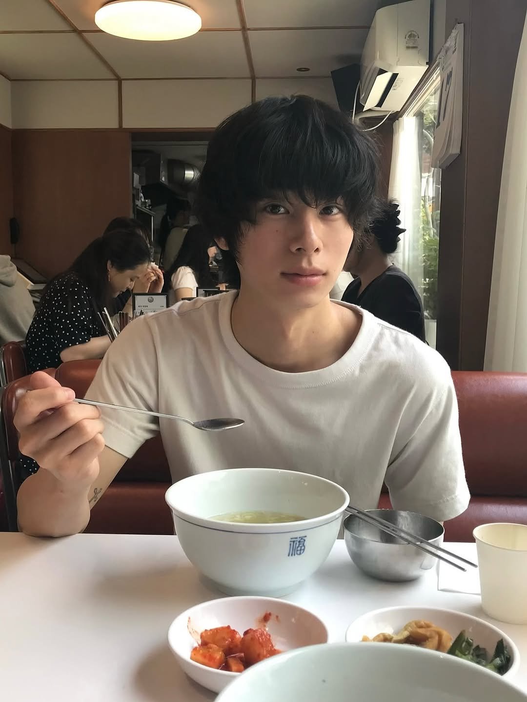 Photo by 청담동미용실 하츠도산 유진 on September 28, 2025. May be an image of 1 person, soup spoon and text.
