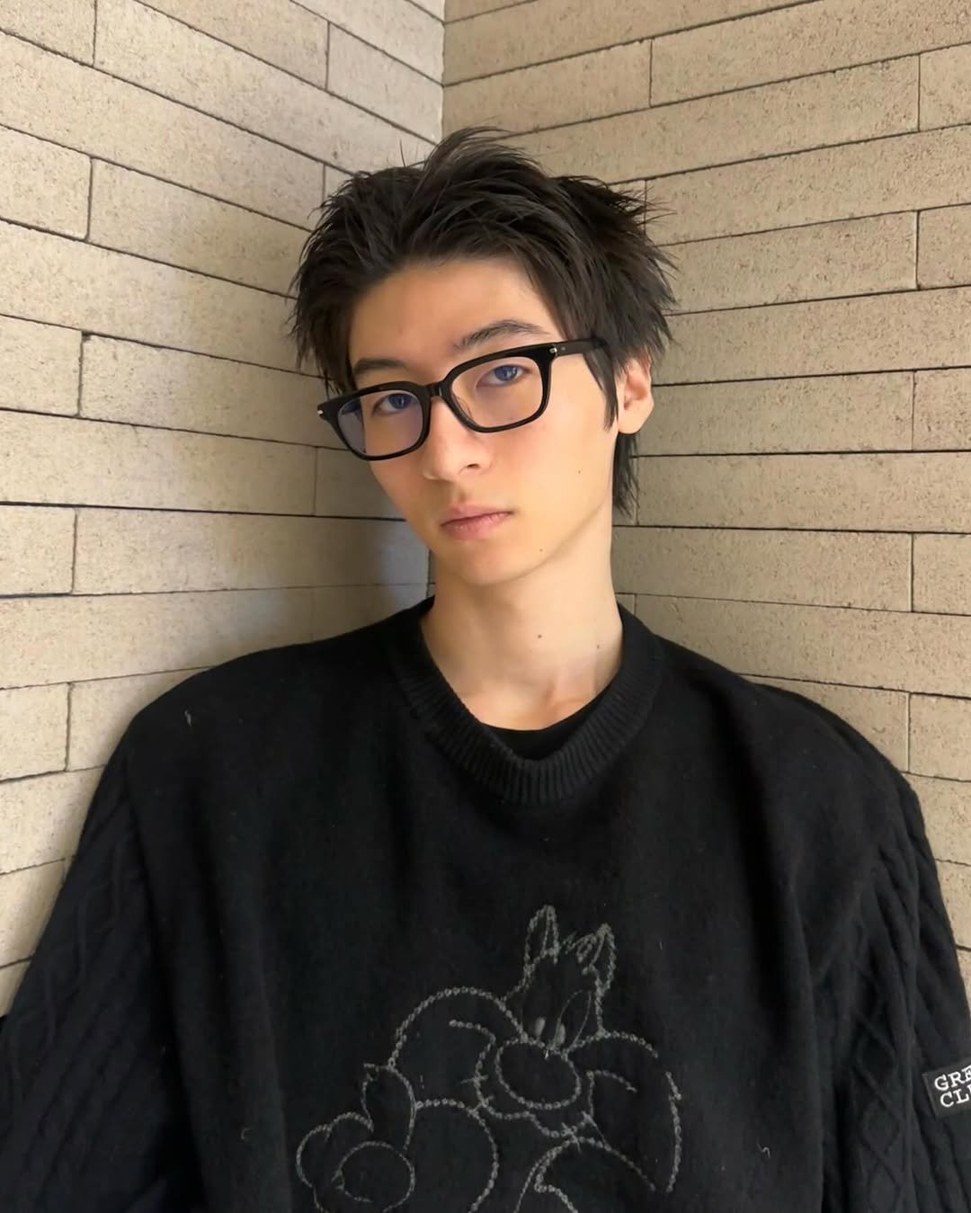 Photo by 청담동미용실 하츠도산 유진 on February 11, 2026. May be an image of one or more people, bangs, eyeglasses, turtleneck and text.