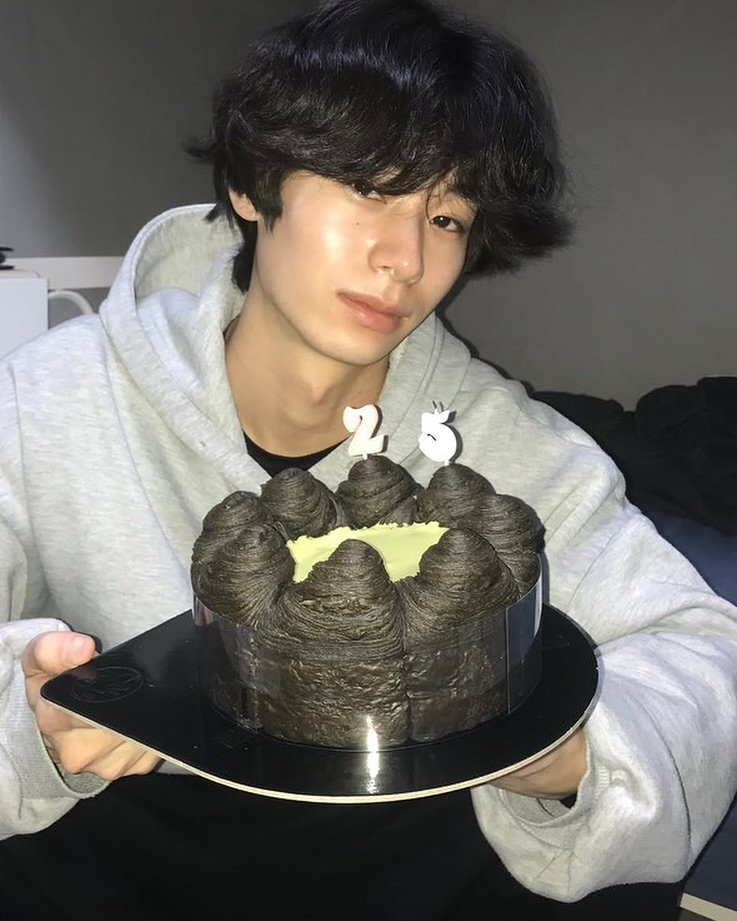 Photo by 청담동미용실 하츠도산 유진 on November 06, 2025. May be an image of text.