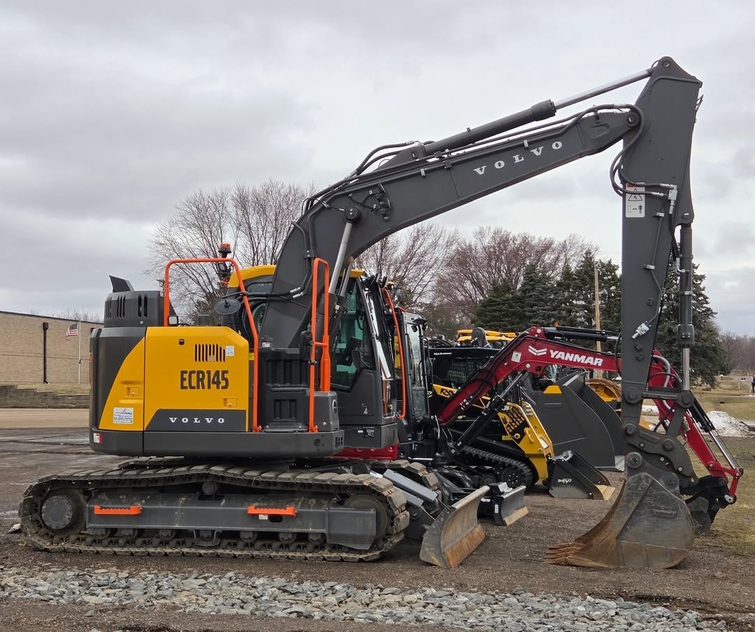 Photo by Josh on April 04, 2026. May be an image of ‎scraper, crane and ‎text that says '‎ο 3 مسب ECR145 1- OAO YANMAR 세다‎'‎‎.