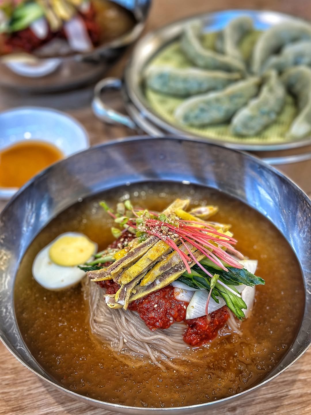 Photo by 희야 𝕙𝕖𝕖.𝕪𝕒 on April 30, 2025. May be an image of ramen, noodles, hot pot, dumpling, stew and text.