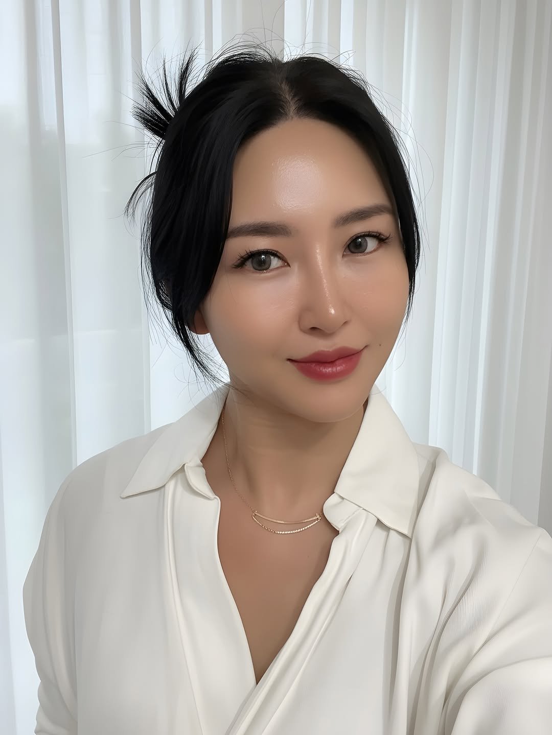 Photo shared by 희야 𝕙𝕖𝕖.𝕪𝕒 on October 01, 2025 tagging @centumlizon. May be a selfie of 1 person, hair, makeup and text.