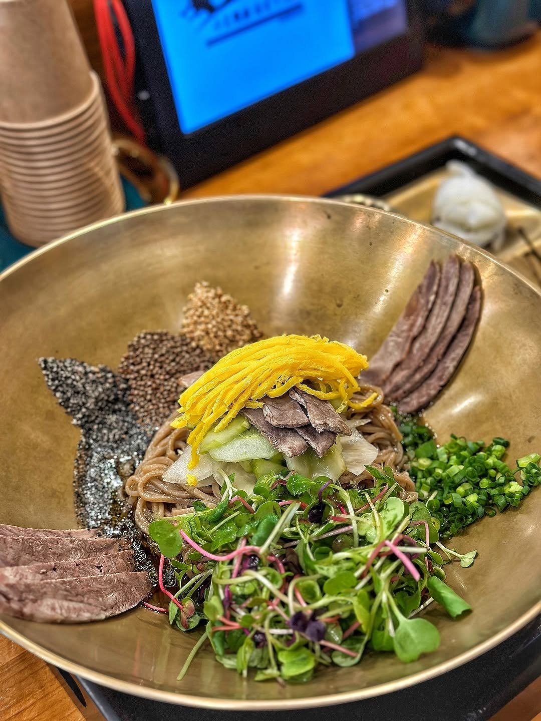 Photo by 희야 𝕙𝕖𝕖.𝕪𝕒 on September 26, 2025. May be an image of shiitake mushrooms, sashimi, steak, truffle and text.