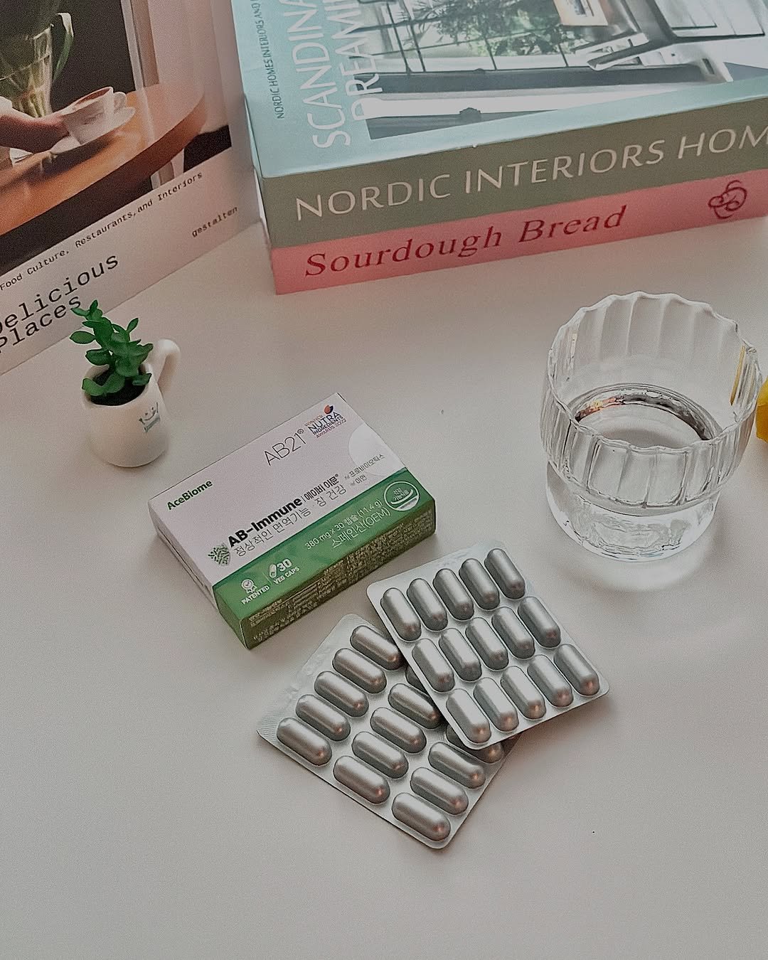 Photo by 희야 𝕙𝕖𝕖.𝕪𝕒 on April 24, 2025. May be an image of medicine, book and text.