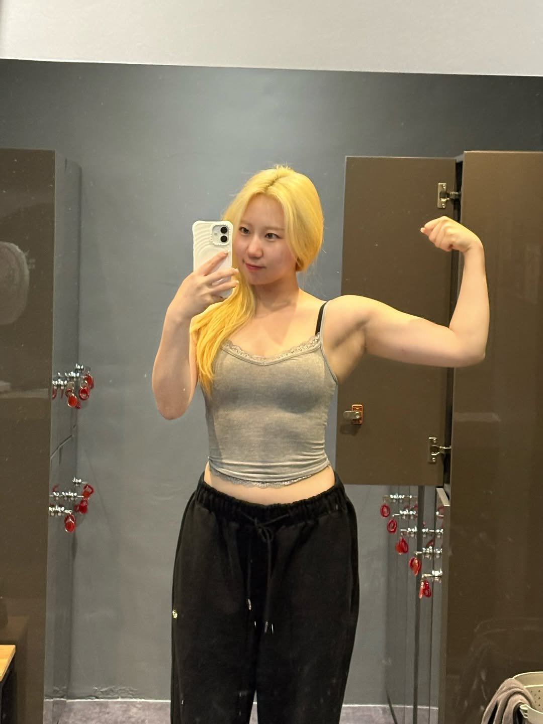 hee_.tness 게시물 이미지: 💪🏼

#헬스장 #헬스하는여자 #오운완 #운동소통 #운동