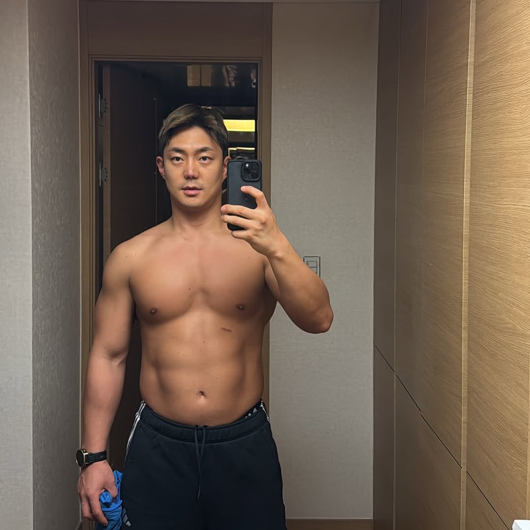 heecheon__lee 게시물 이미지: 잘 푸는 사람이 이긴다
무슨 말이냐면.. 사람은 누구나 참고 산다.

화가 나도...