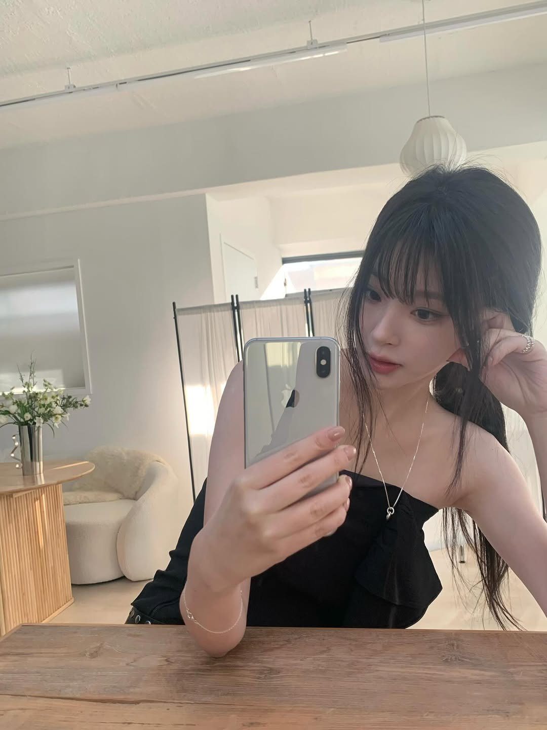 Photo by 최희진 on December 29, 2025. May be a selfie of one or more people, hair, top, mirror and text.