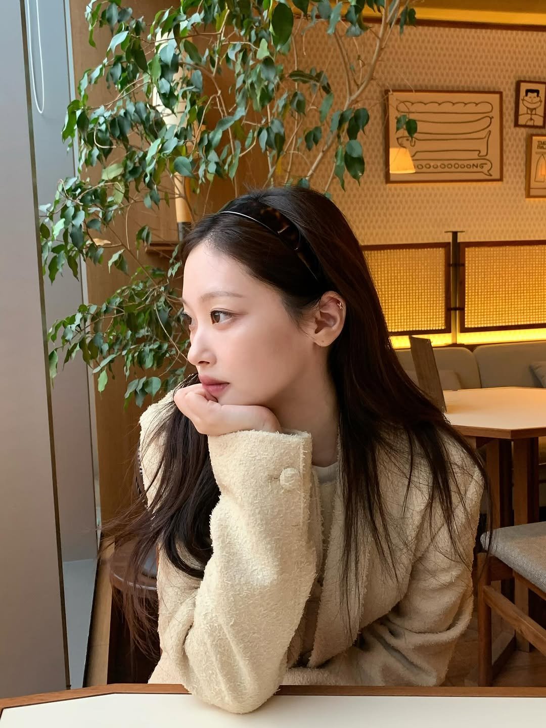 Photo shared by 최희진 on October 08, 2025 tagging @songzio_official. May be an image of 1 person, hair and text.