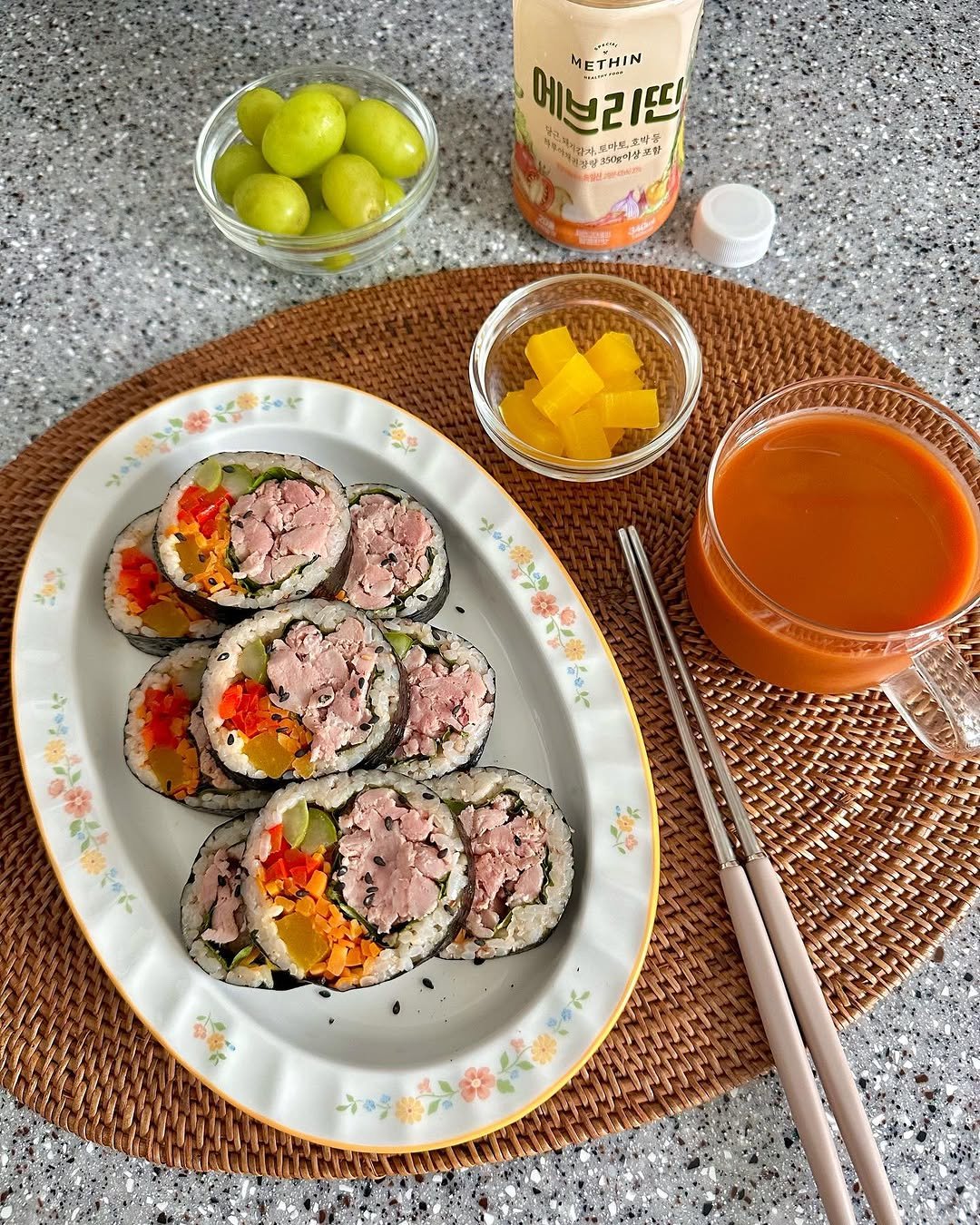 heejung___ 게시물 이미지: ⠀
안심하고 먹는 수비드🐷안심김밥으로
맛있고 건강하게...