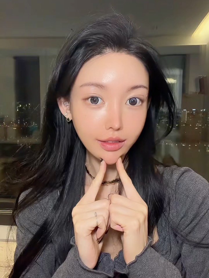 heididrinkslove 게시물 이미지: 소리키고 봐주세요 📣
하루 단 1분만으로 달라지는 피부!! 
1년이 넘는 시간 동안...