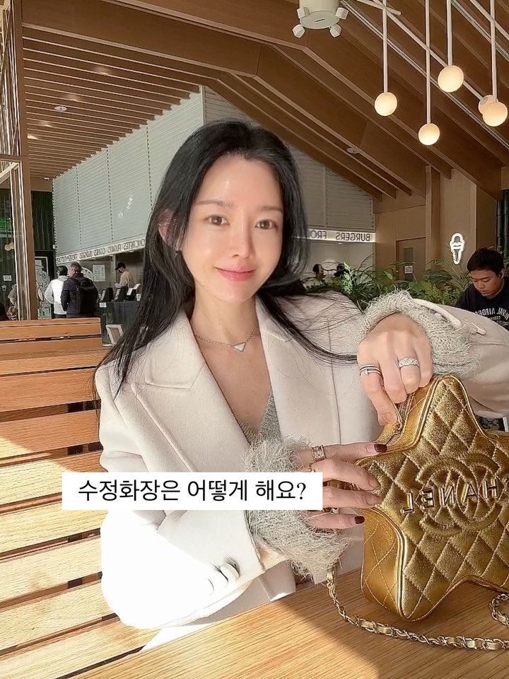 heididrinkslove 게시물 이미지: 외출후 비비썬 수정화장 가능할까?
1.⭕ 2.❌ 정답 참 쉽죠잉?????
👉🏿정답...