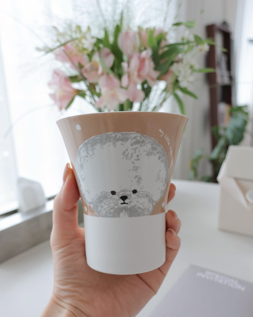 hejdoodoo 게시물 이미지: 강아지는 아직 못 키우지만,
저에게도 드디어 반려컵이 생겼어요…🐶☕️

저는...