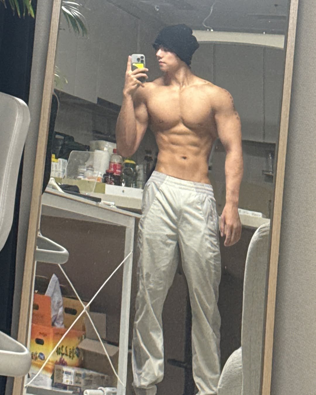 Photo by 전예담 on November 10, 2025. May be an image of body building.