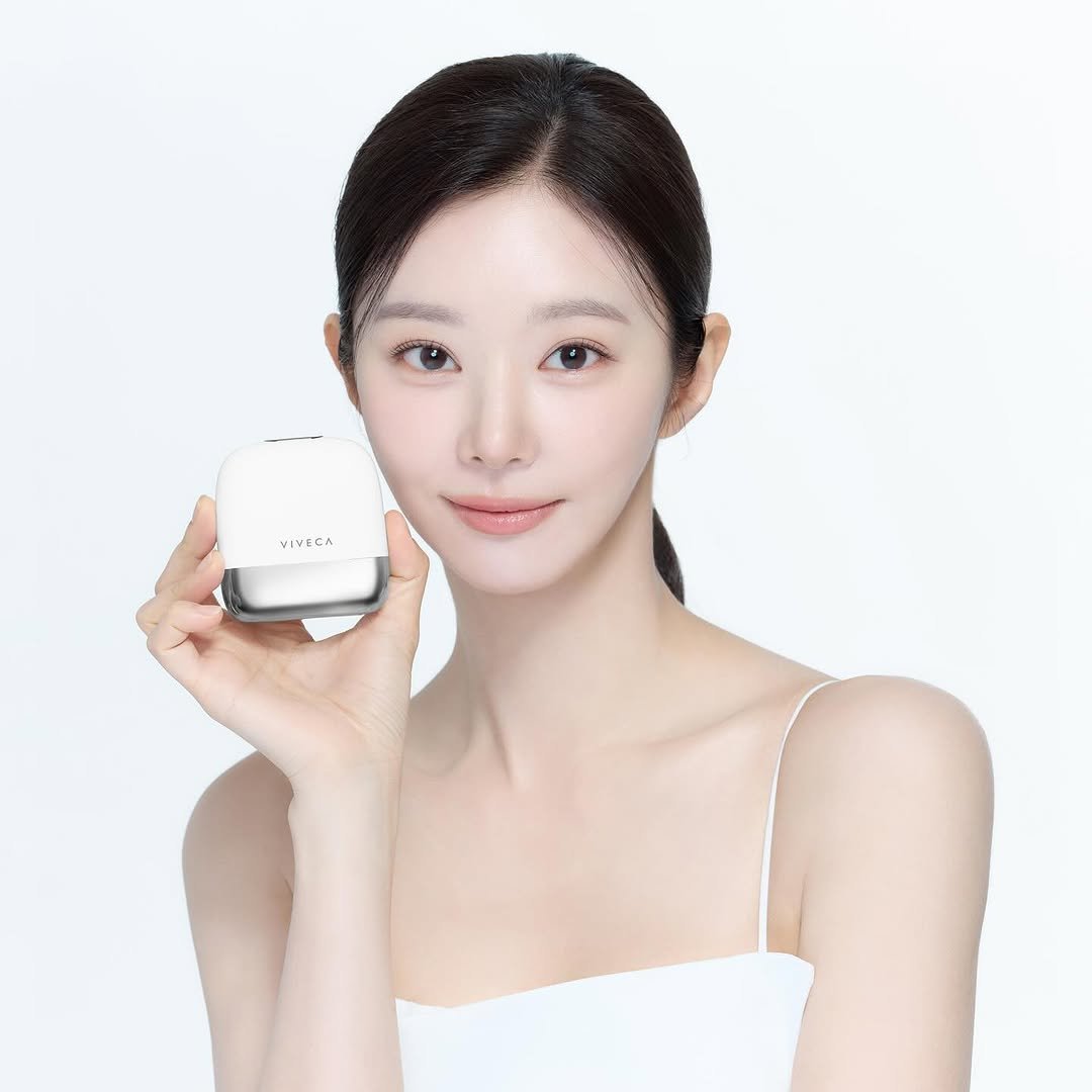 Photo by 이주빈 on August 31, 2025. May be an image of one or more people and makeup.