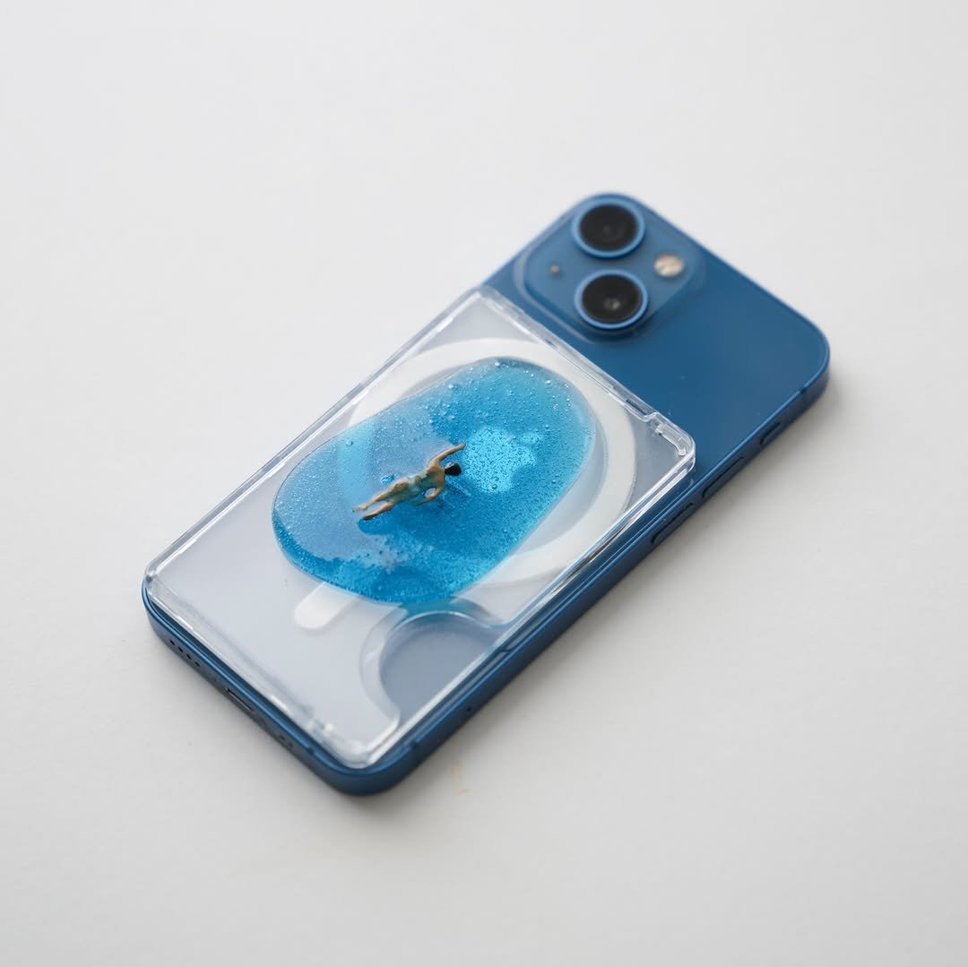 Photo by heloki 헤로키 on December 08, 2025. May be an image of phone and text.