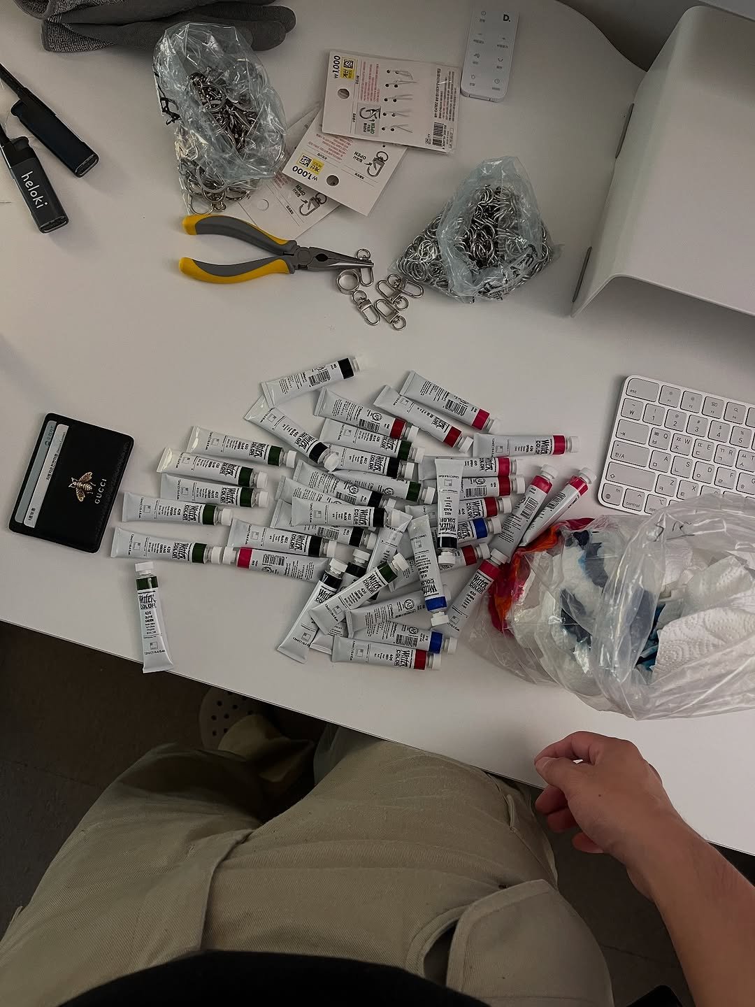 Photo by heloki 헤로키 on November 12, 2025. May be an image of lego, capacitor, circuit board and text.