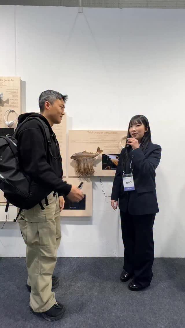 heloki_official 게시물 이미지: 조각페스타 재밌는 작가님들 인터뷰 해봤습니다! 길게 올리고 싶지만 쇼츠로 이렇게...