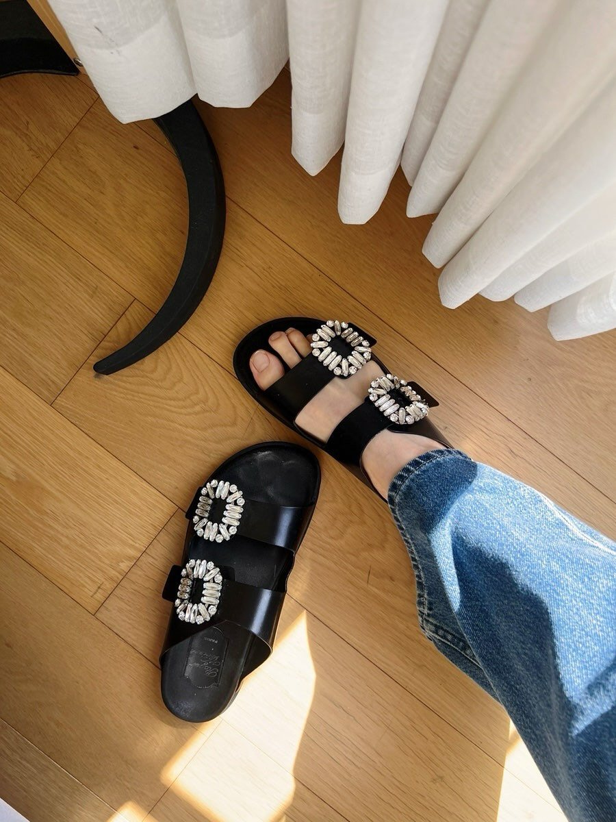 hema.hama 게시물 이미지: 로저비비에 26SS 신상💘
이번 시즌도 예쁜거 가득이네요🧡
세타이어, 사바나 등에서...