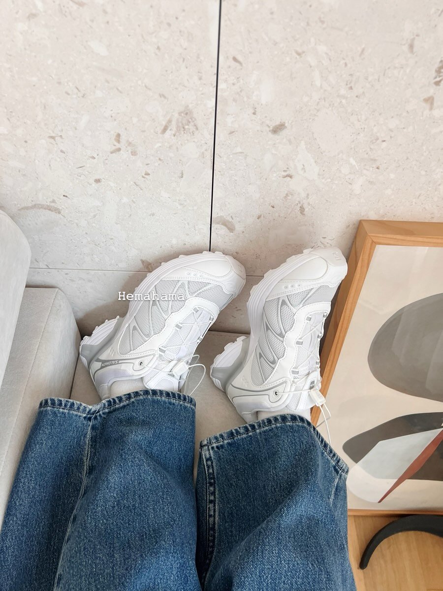 hema.hama 게시물 이미지: 살로몬 운동화 드뎌 도착💛
그레이 품절이라 올화이트로 품었는데
기대했던것 이상으로...