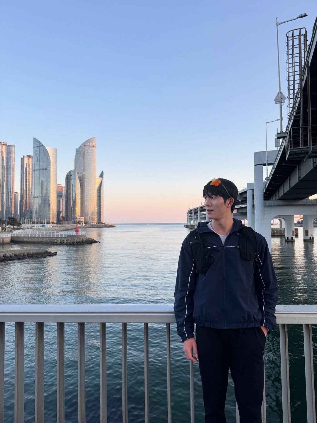 Photo by 인플루헌서 🇰🇷 on February 17, 2026. May be an image of skyscraper and text.