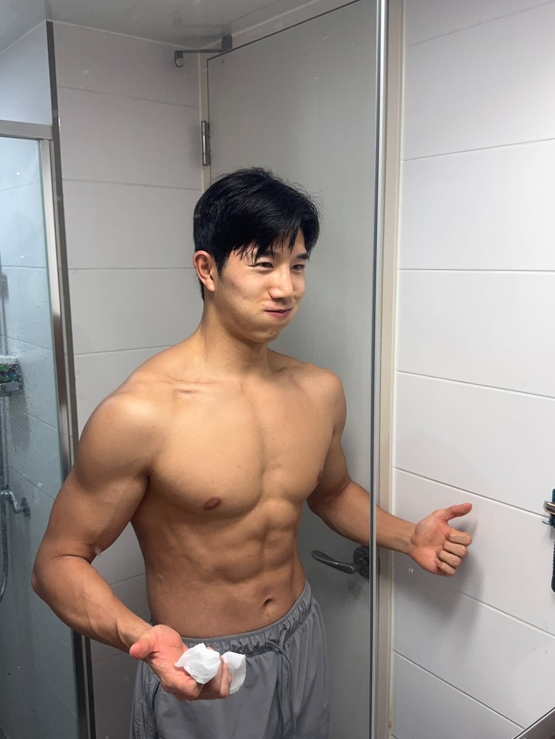 Photo by 인플루헌서 🇰🇷 on November 06, 2025.