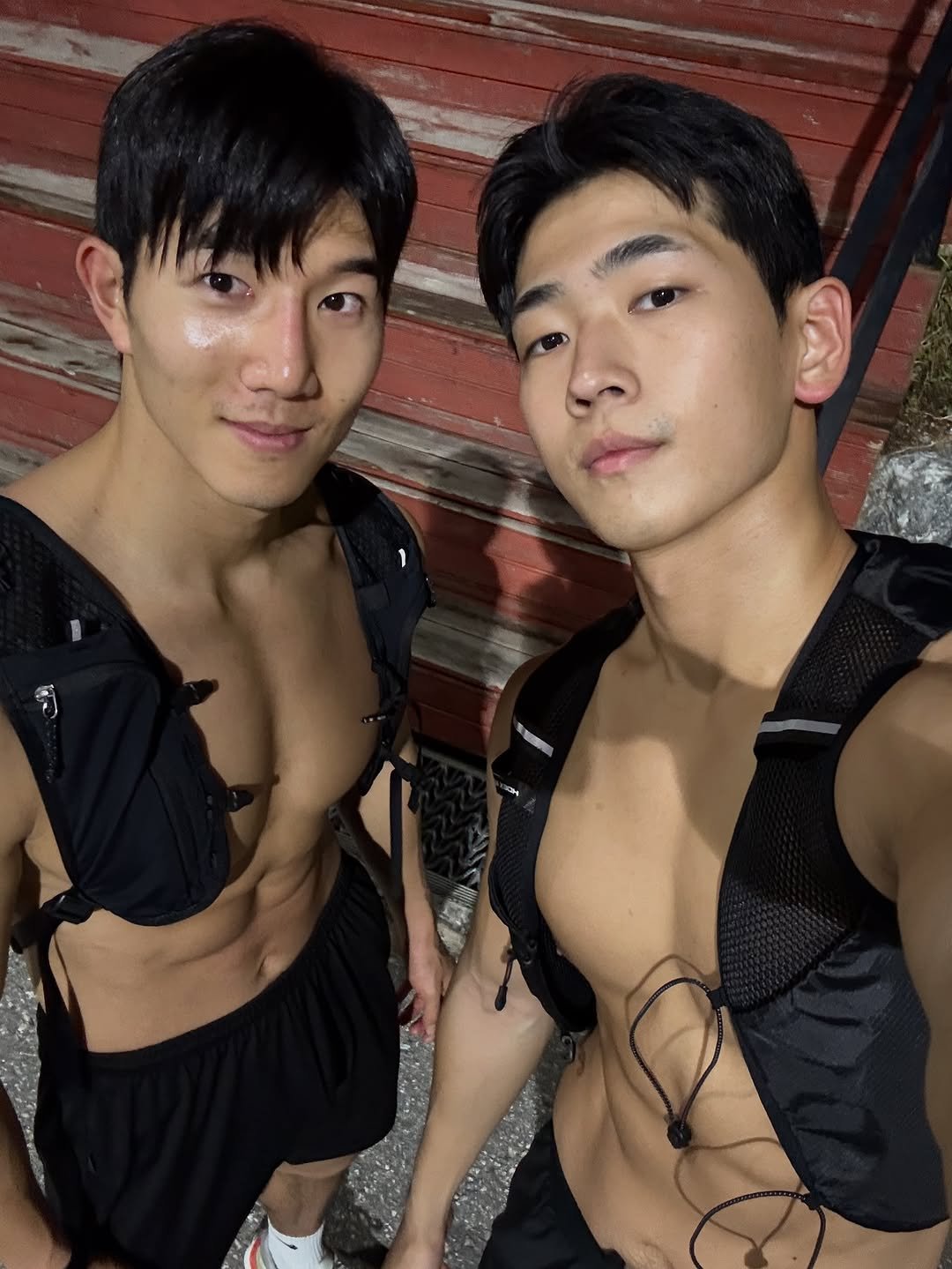 Photo shared by 인플루헌서🇰🇷| 서울 PT 성동구 PT 왕십리 PT on October 19, 2025 tagging @juunani__oo. May be an image of one or more people, underwear, sportswear and text.